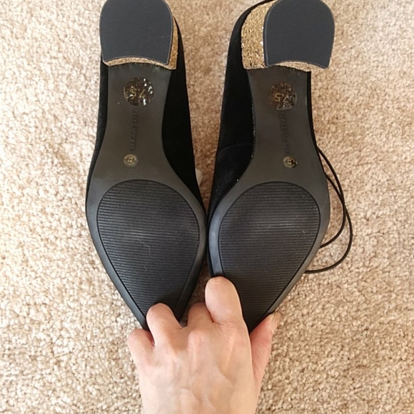 Shoe - Picture 3 of 8